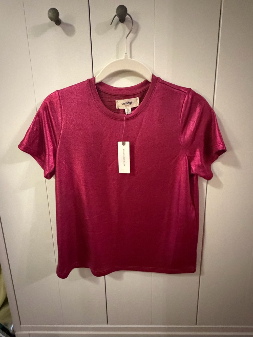 Porridge Women's Shiny Short Sleeve Tee in Magenta